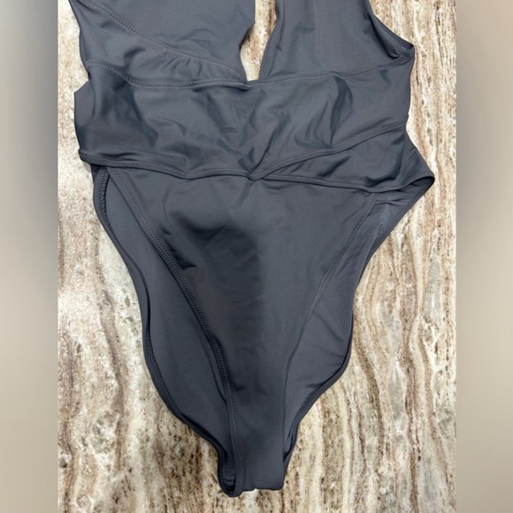 NWT Skims 3x Gunmetal Recycled swim cut out plunge monokini - Picture 2 of 5